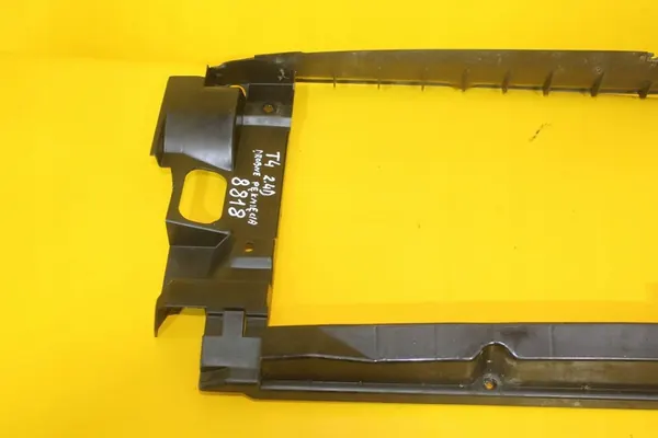 Vorderes Kunststoffverstärkung Volkswagen Transporter T4 image 6