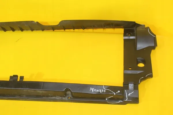 Vorderes Kunststoffverstärkung Volkswagen Transporter T4 image 7