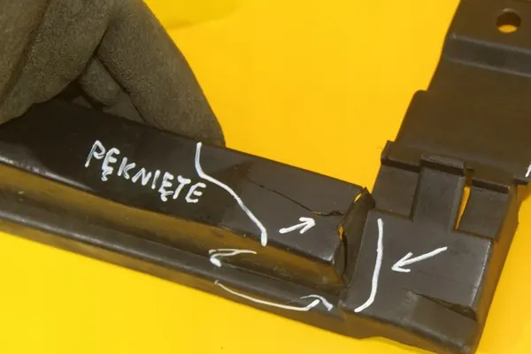 Vorderes Kunststoffverstärkung Volkswagen Transporter T4 image 8