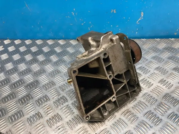 MERCEDES W210 3.2 R6 Compressor Steun R1042360130 image 2
