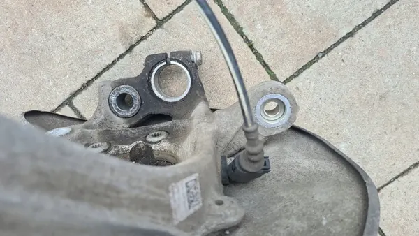 Audi A4 B8 A5 8T Mozzo Anteriore Destro OEM image 3
