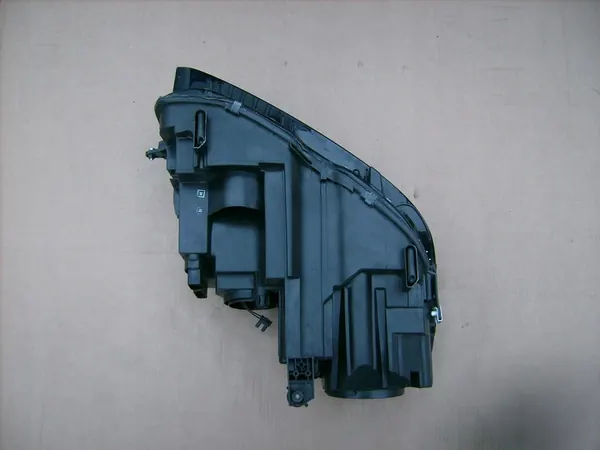 Farol esquerdo VW Tiguan II image 3