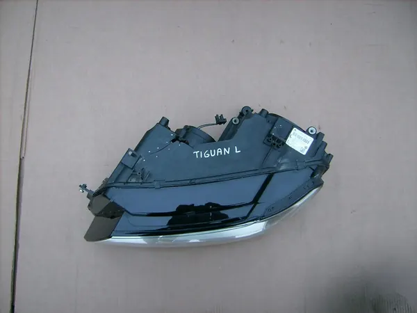 Farol esquerdo VW Tiguan II image 9