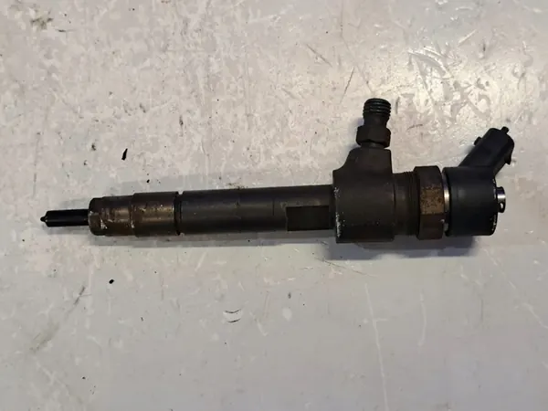 SAAB 9-3 ESTATE Injektor 1.9L 2008 93190429 image 3