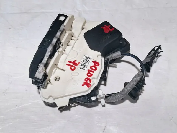 Fram Höger Dörrlås VW Polo V 5 6R0 6C0 7 Stift 5K1837016B image 2