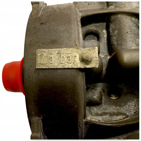 Secador de ar MAN OEM 77701158 - Estado usado image 4