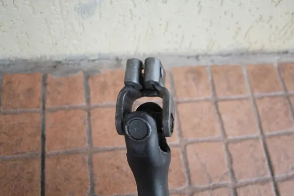 Opel OE 13248191 Lenksäulen Kreuz image 2