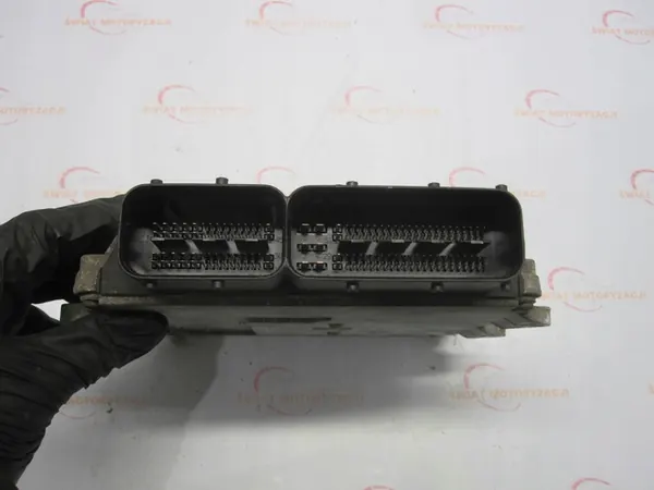 FIAT 500 1.3 JTD Unité de Contrôle Moteur 51829540 image 3