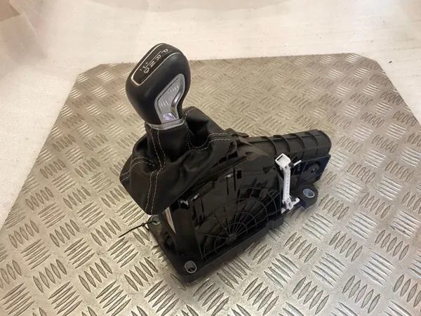 Levier de vitesse Volvo XC90 2018 OEM 32240586 image 2