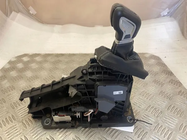 Levier de vitesse Volvo XC90 2018 OEM 32240586 image 5