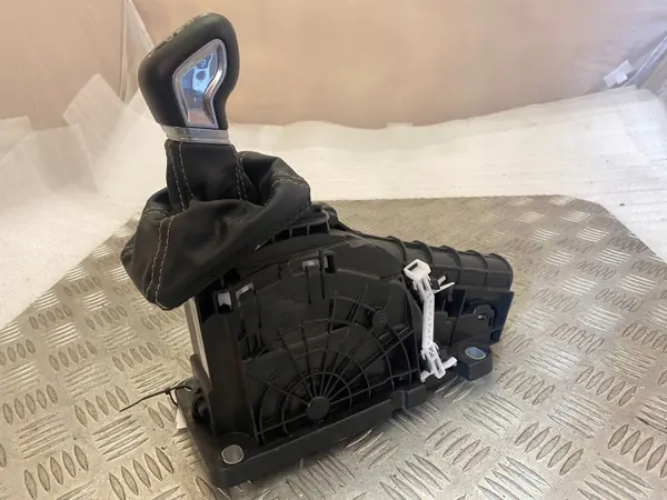 Levier de vitesse Volvo XC90 2018 OEM 32240586 image 6