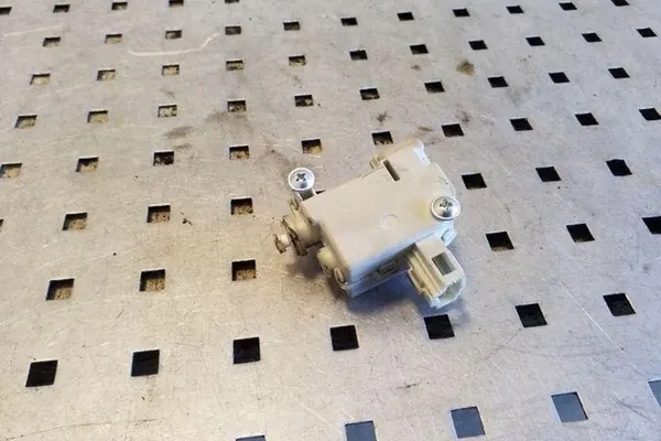 Bränslelockaktuator VW POLO 1.9L Diesel image 2