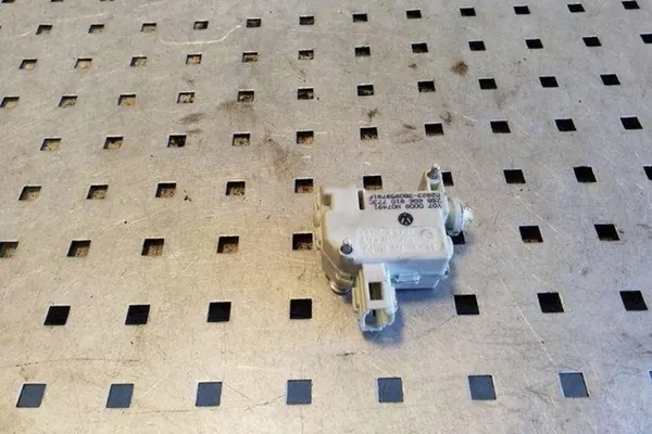 Bränslelockaktuator VW POLO 1.9L Diesel image 3