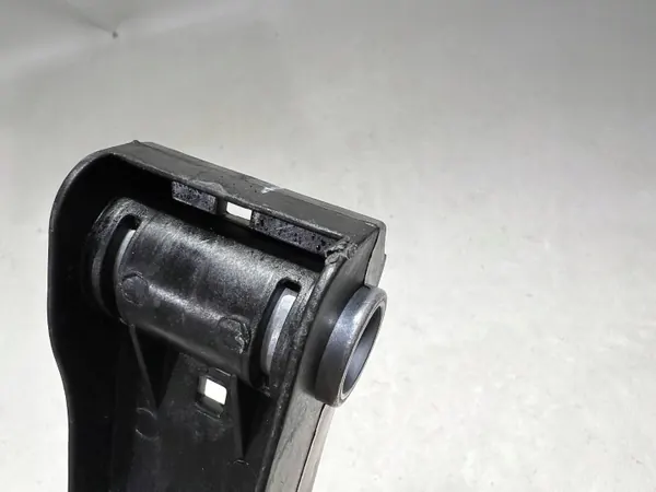 Support de ceinture avant gauche OEM 625B59050R image 4