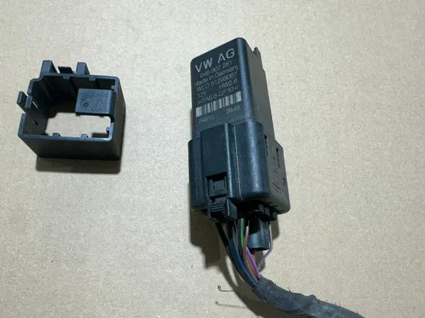 POLO 6C FABIA III 1.4 TDI Sytytysvastuksen Rela 04B907281 image 3