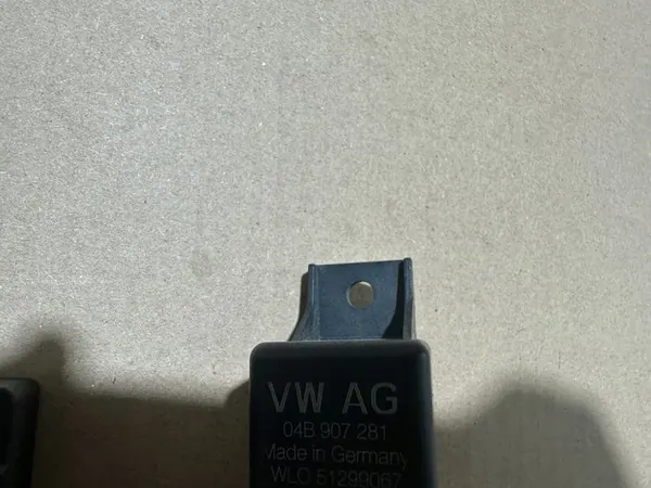 POLO 6C FABIA III 1.4 TDI Sytytysvastuksen Rela 04B907281 image 5