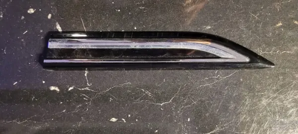 Volkswagen Arteon Emblem OEM 3G8853689J - Begagnad image 2