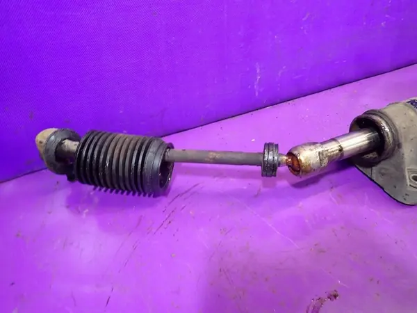 VW Transporter T4 2.4 D Caixa de Direção 701422061J image 3