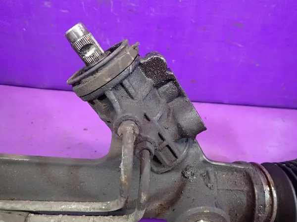 VW Transporter T4 2.4 D Caixa de Direção 701422061J image 4