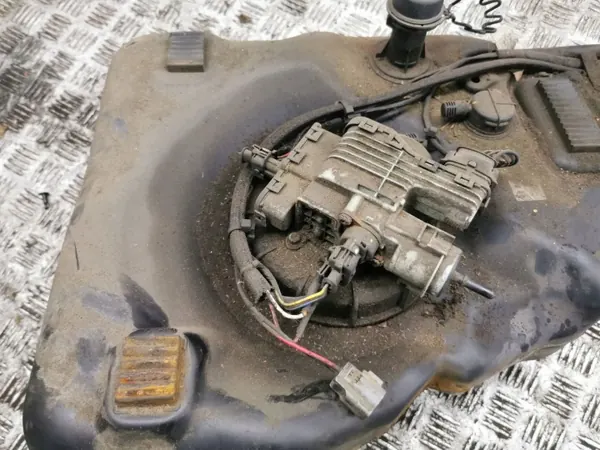Réservoir AdBlue Mazda d'occasion OEM 0444050031 CX-7 image 5