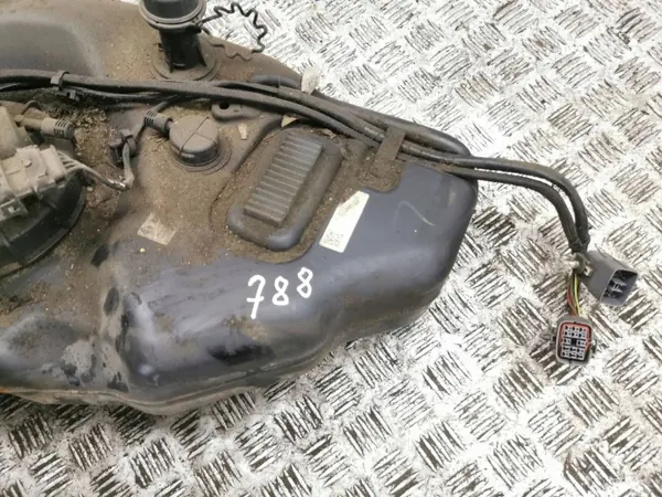 Réservoir AdBlue Mazda d'occasion OEM 0444050031 CX-7 image 9