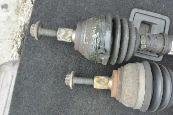 VW PASSAT CC B7 2.0 TDI Framskaft OEM image 4