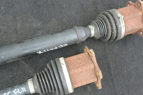 VW PASSAT CC B7 2.0 TDI Framskaft OEM image 5