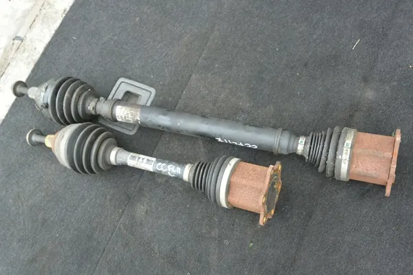 VW PASSAT CC B7 2.0 TDI Framskaft OEM image 6