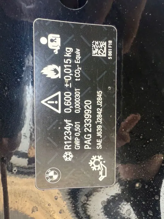 BMW Motorafdekking OEM 060000150 - Gebruikte Staat image 3