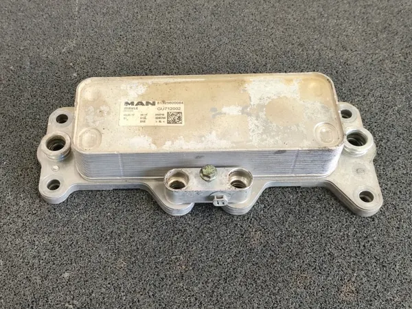 Refroidisseur d'huile MAN TGX Euro 6 OEM M81325600084 image 2