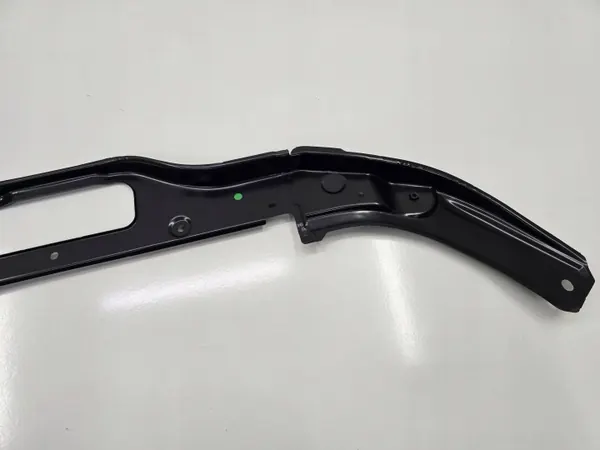 OEM B45A53150A framstötfångare övre förstärkning image 5