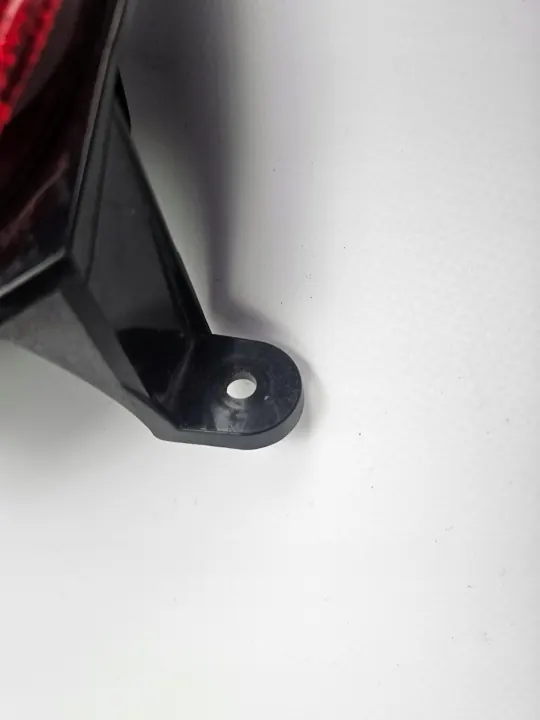 Feu antibrouillard arrière droit OEM 1149-226R Mitsubishi Eclipse Cross image 3