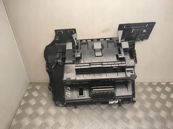 Porta-luvas Audi Q5 OEM 8MC867035B Usado image 3