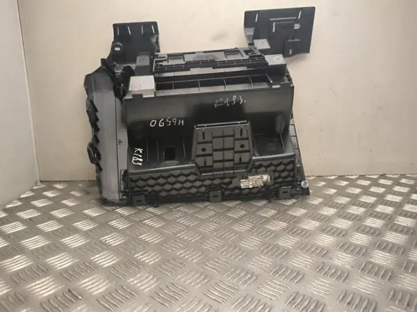 Porta-luvas Audi Q5 OEM 8MC867035B Usado image 4