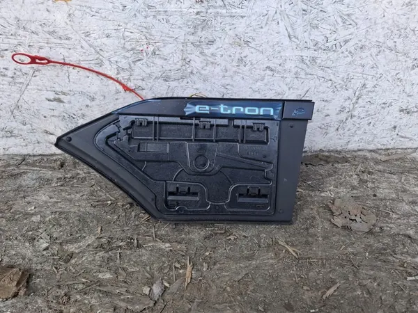 AUDI E-TRON Laadcontact image 5