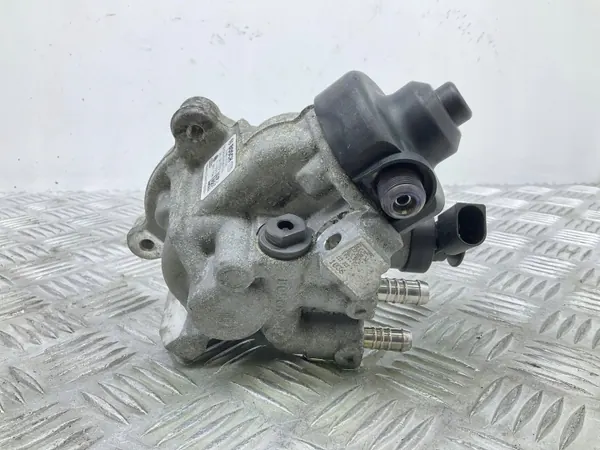 OEM 04L130755D Gebruikte inspuitpomp image 2