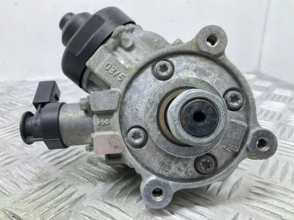 OEM 04L130755D Gebruikte inspuitpomp image 4