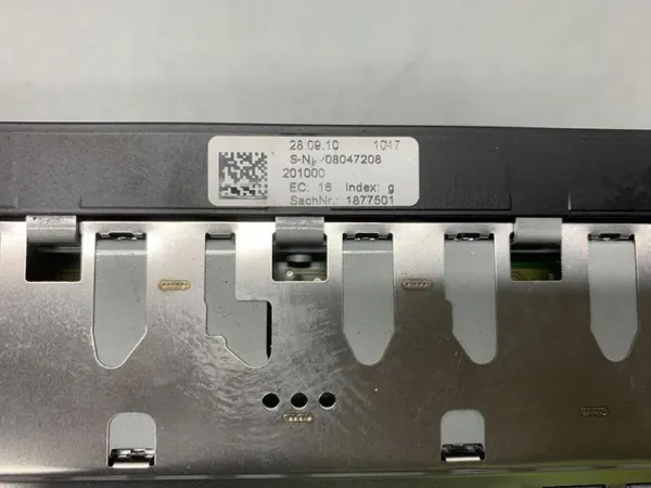 Audi Q7 4L Navigaattoradio OEM 4L0035666B image 4
