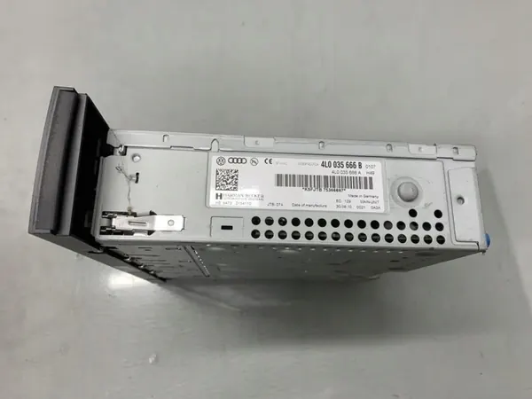 Audi Q7 4L Navigaattoradio OEM 4L0035666B image 6