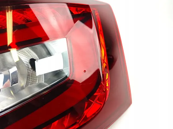 SKODA OCTAVIA III LIFT LUZ TRASERA DERECHA 5E9945208 image 8