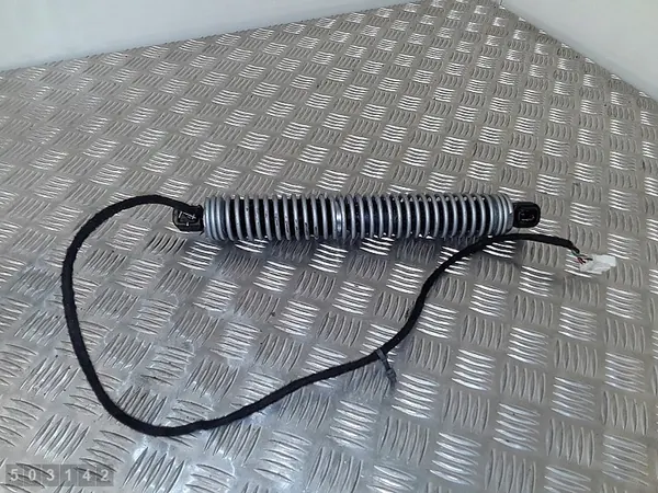 Supports de coffre arrière BMW 5 Series F10 2012 image 1