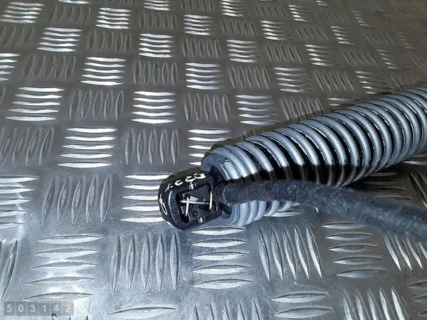 Supports de coffre arrière BMW 5 Series F10 2012 image 3