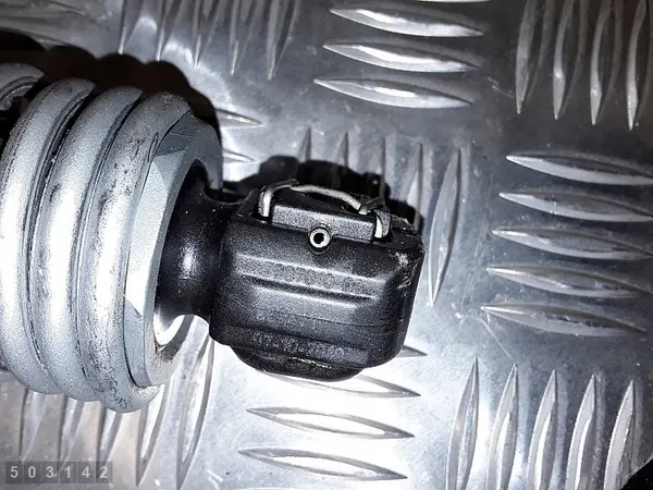 Supports de coffre arrière BMW 5 Series F10 2012 image 5