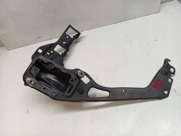 Montage de phare droit BMW F40 image 1