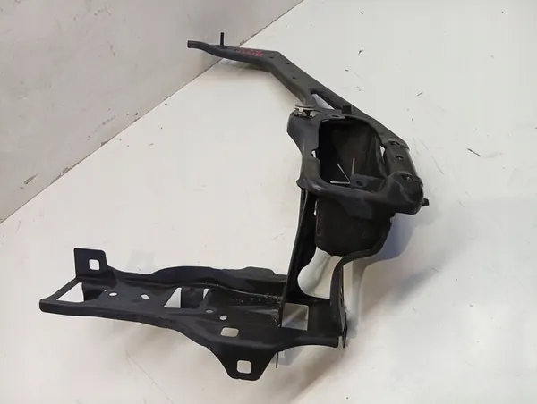 Montage de phare droit BMW F40 image 2