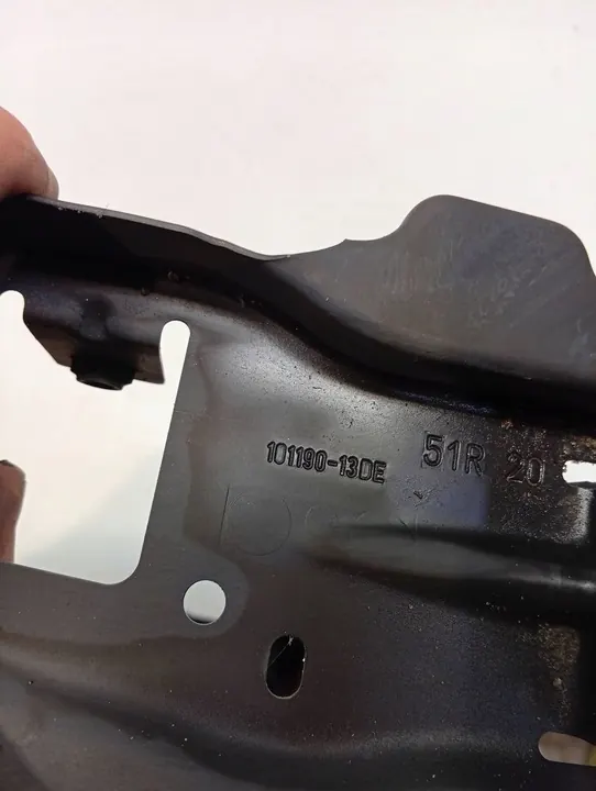 Montage de phare droit BMW F40 image 3