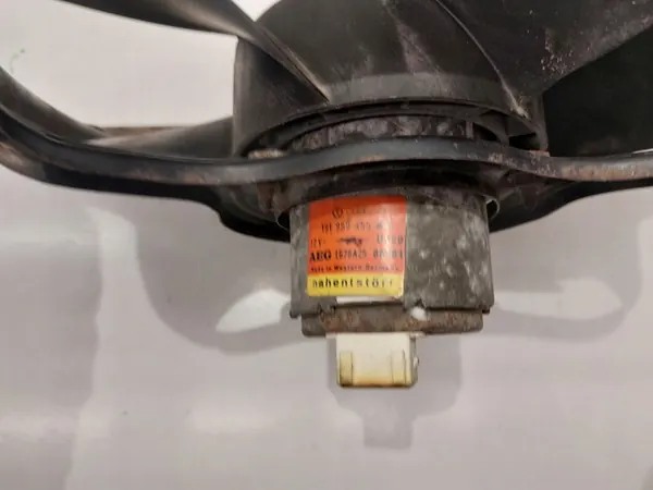 Elektrisk kylfläkt Volkswagen Scirocco 1986 OEM 191959455AA image 9