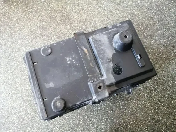 OEM 4M5T10723BC Batterifäste för Ford Focus II image 3