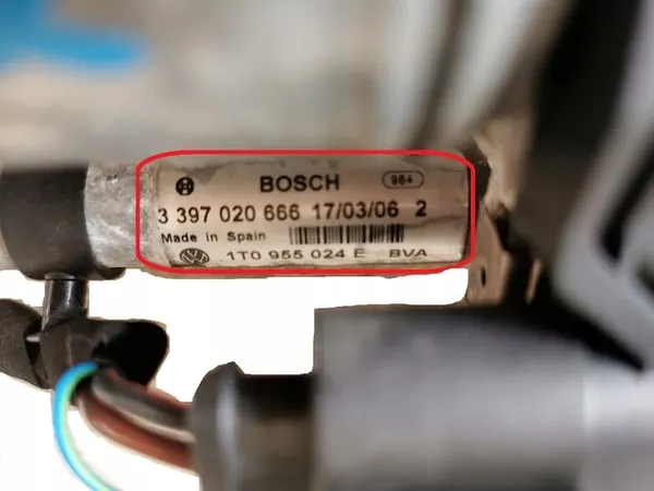 Volkswagen Touran Tuulilasinpyyhkimen Mekanismi Oikea Etu OEM 1T0955120C image 6