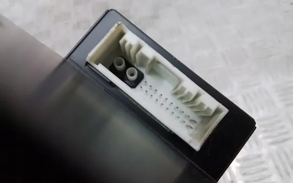 BMW CD-vaihtaja OEM 6958200 7-sarja E65/E66/E67 image 4